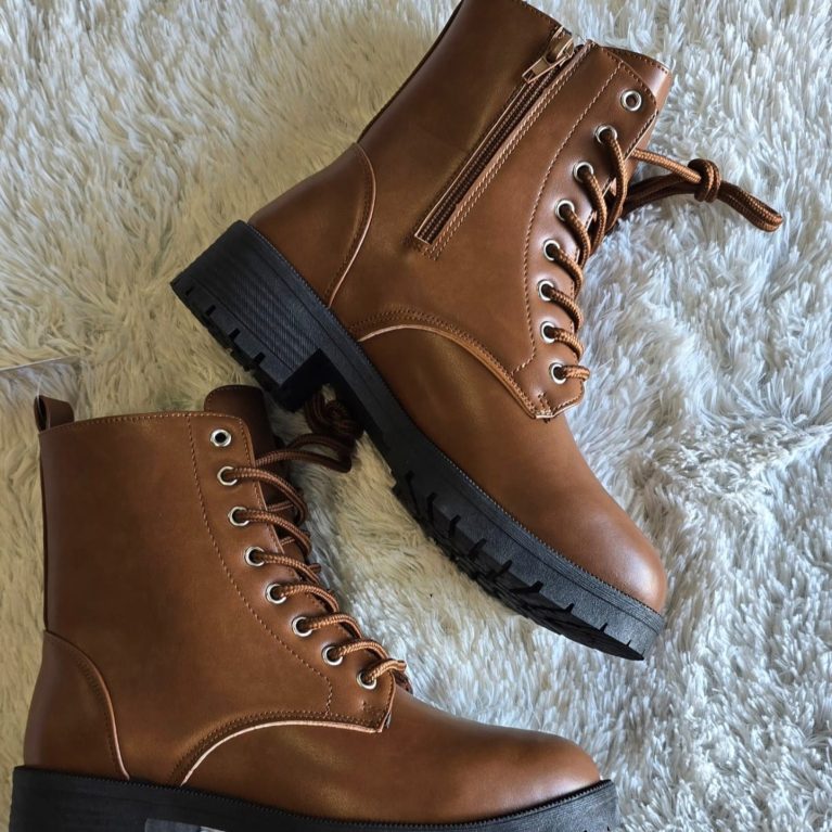B146 brown short military boots