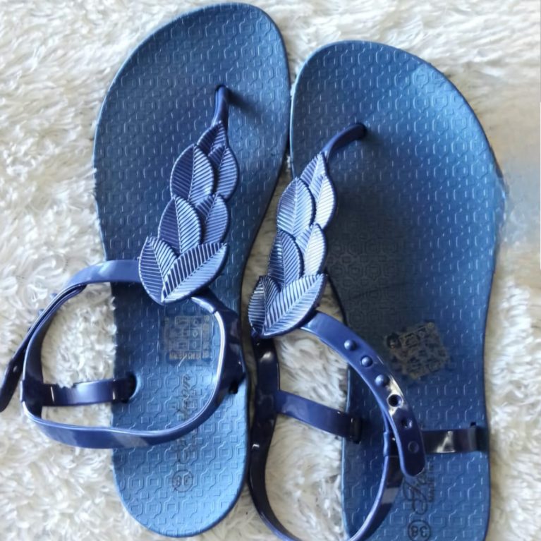 S157 Blue leaf sandal